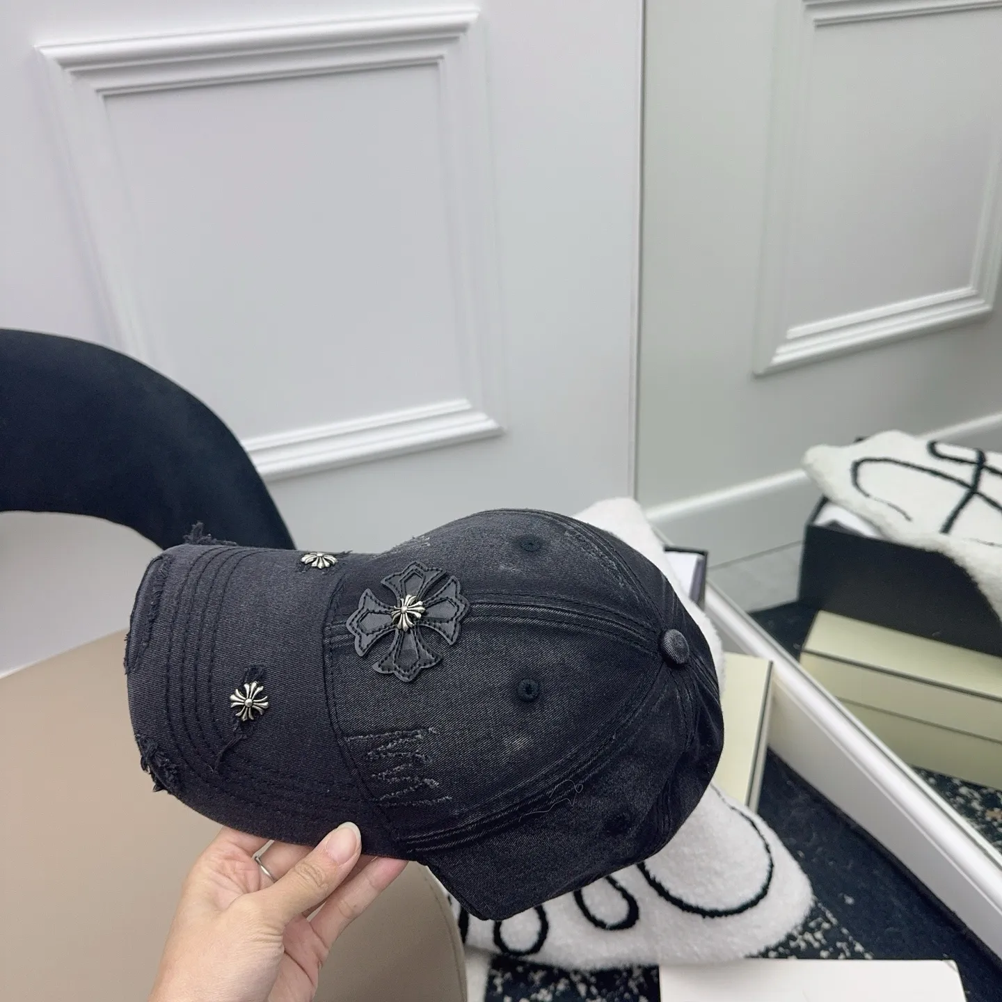 Kroxin’s new baseball cap ✝️ Sweet and cool